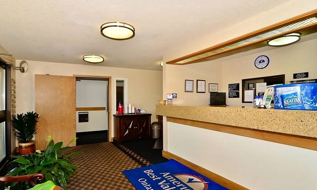 Ontario Hotel | Affordability Meets Comfort! Pool, Pet-friendly Property, Free Breakfast