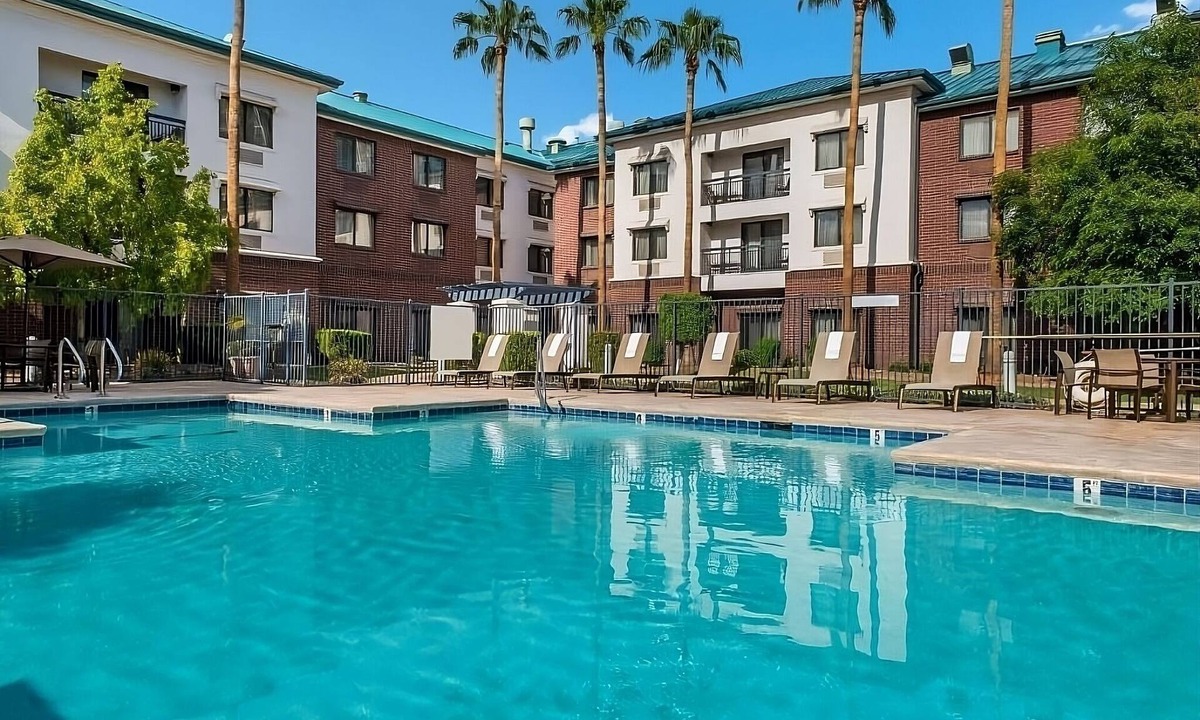 Tempe Hotel | Affordability Meets Comfort! Two Relaxing Units, Swimming Pool, Pet-friendly!