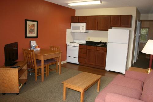 Sumter Hotel | Affordable Suites Sumter