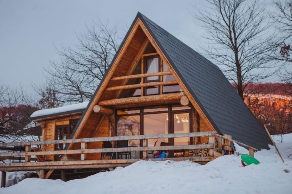 Surdesti Ski Chalet | Aframehouse