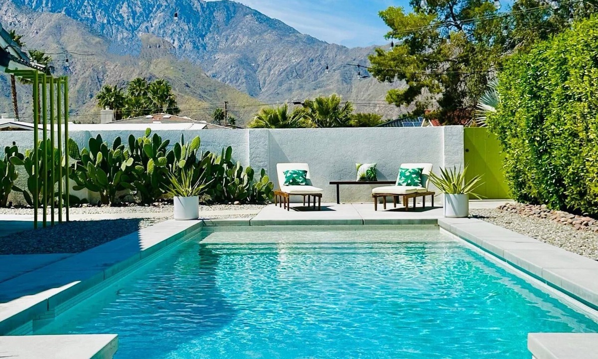 Sunrise Vista Chino House | Agave Paradiso: 5BD/5BA with 4 En Suites - In Style!