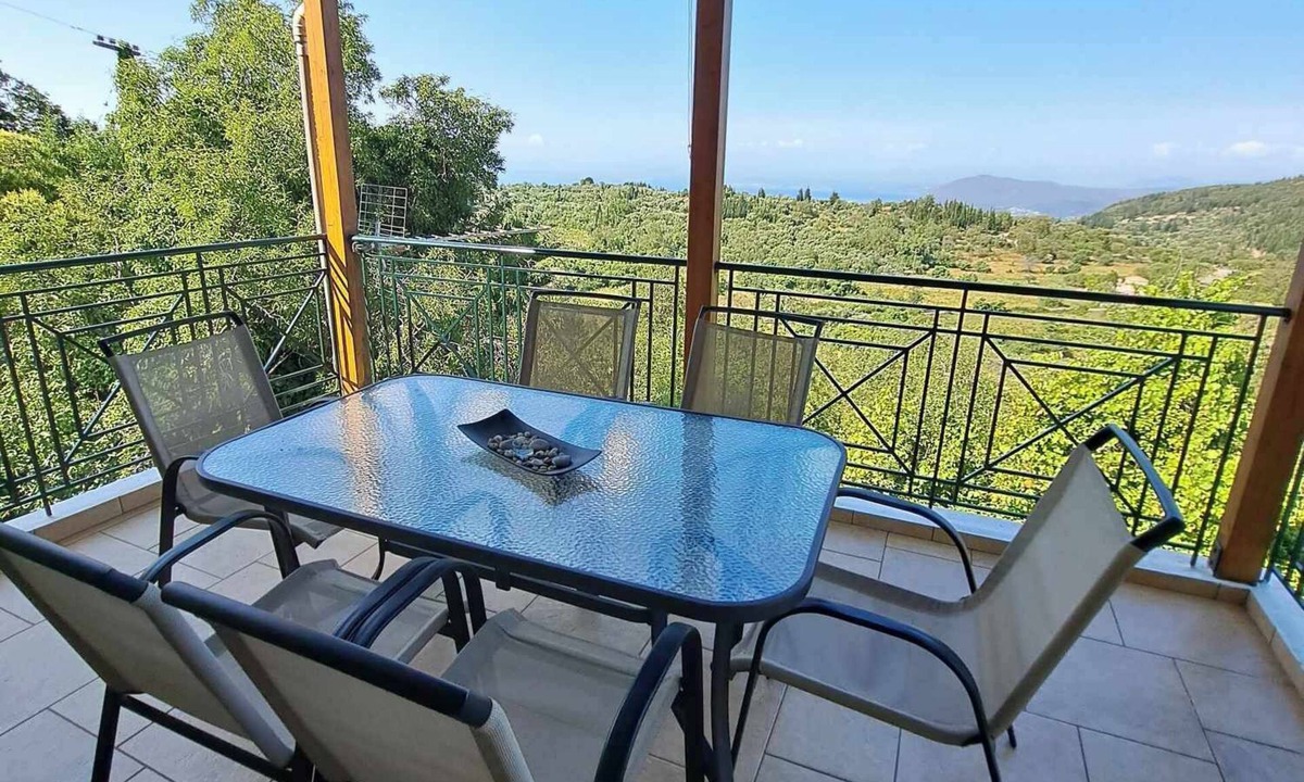 Lazarata Villa | Agnandio maisonette is suitable for families or groups, it hosts up to 7 people