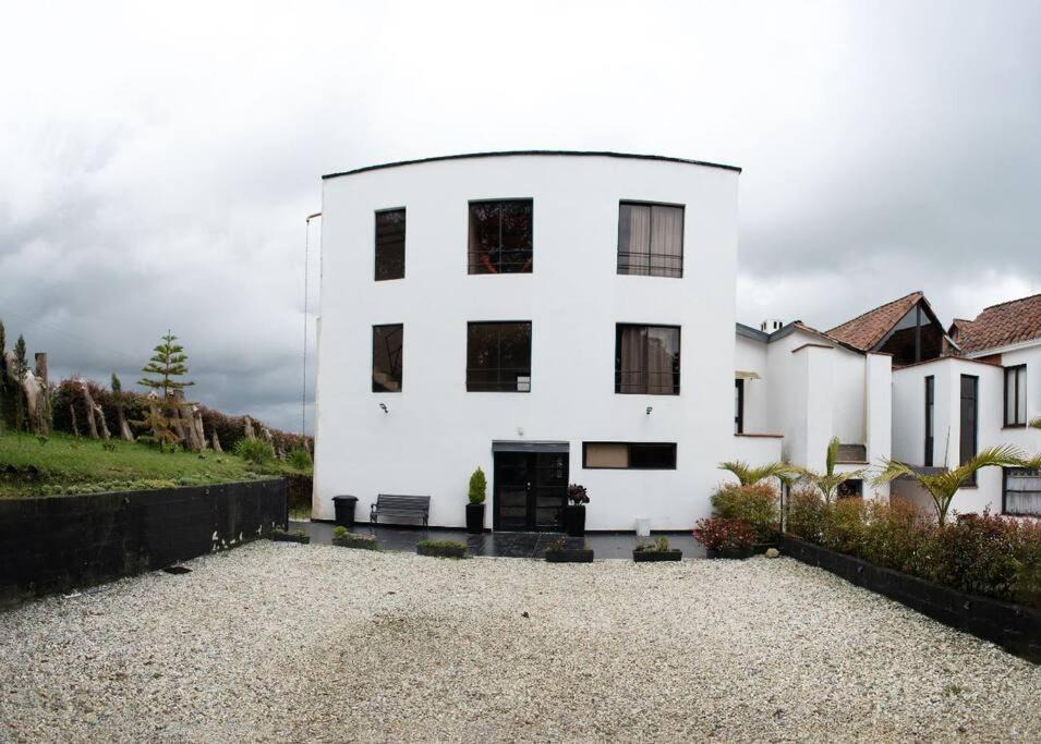 Envigado House | Agradable Casa De Campo, Cerca a medellin.