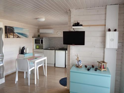 Camarsac Bed & Breakfast | AGREABLE PETIT CHALET