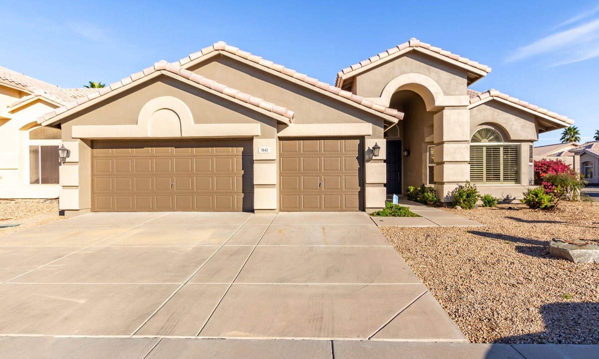 Mirage House | Ahwatukee Veteran owned 4bed 2bath Dog Friendly home with heated pool and spa