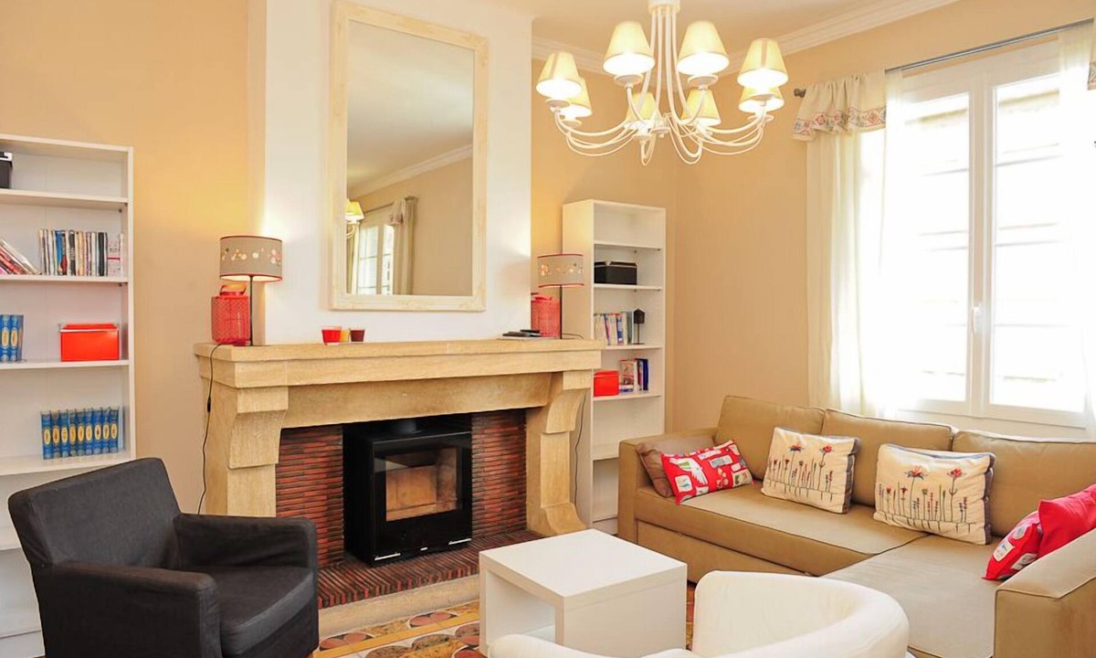 Avignon Apartment | Air-conditioned apartment 100m2 garage terrace near Avignon center