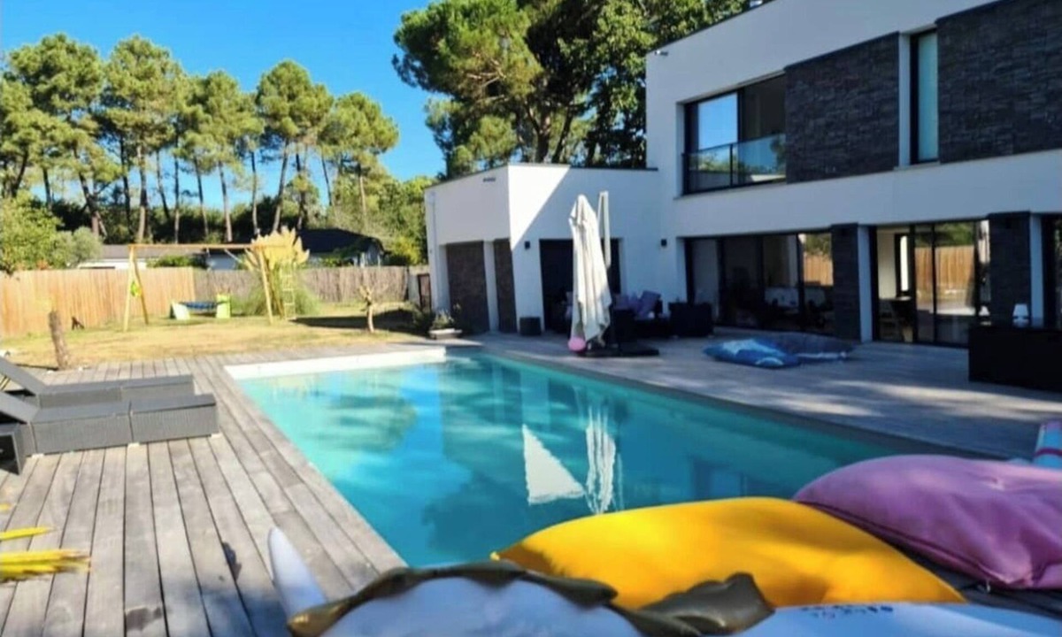 Pessac House | Air-conditioned architect-designed house Bordeaux