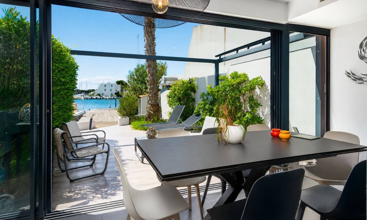 Le Grau-Du-Roi Villa | Air-conditioned south-facing villa for 8 people in the heart of La Marina
