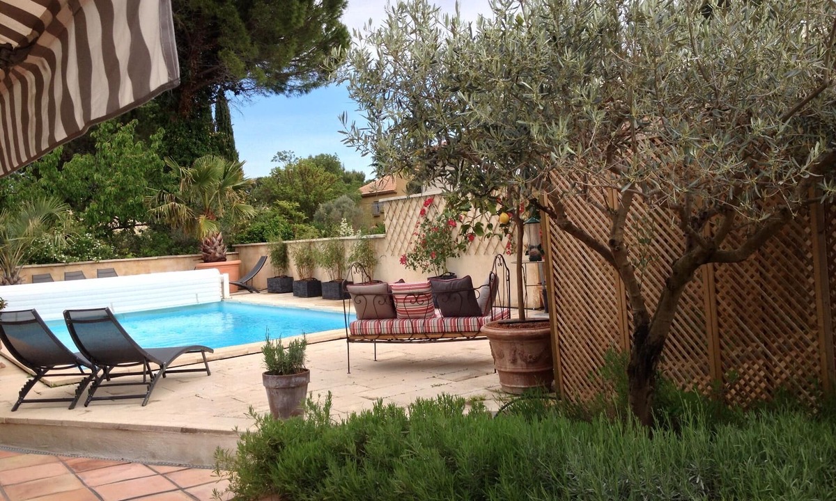 Les Angles Villa | Air-conditioned house with private heated pool - 6 pers - 4 km from Avignon