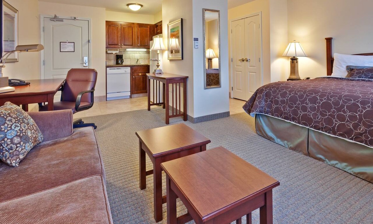 Indianapolis Apartment | Air-Conditioned Studio | Free Breakfast, Pool Access + Business Center On-Site