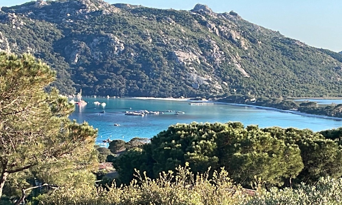 Santa Giulia House | air-conditioned villa, WiFi, terrace panoramic view over the bay of Santa Guili