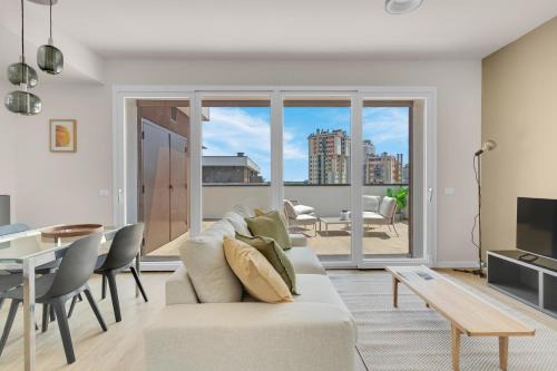 Lorenteggio Apartment | Airy Apartments with Balcony & Garage by NDP rent