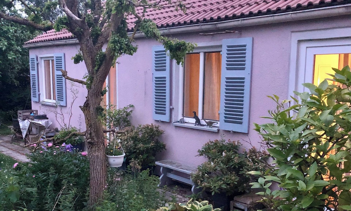 Coburg House | Airy house with romantic garden