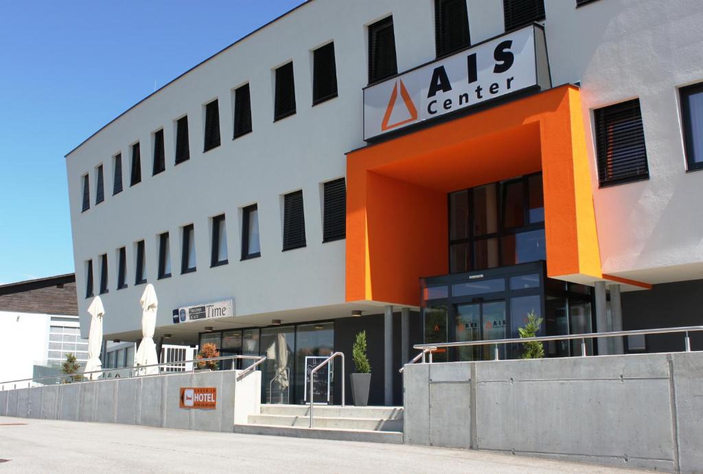 Kleinedling Hotel | AIS Center