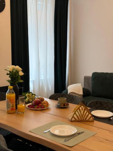 Old City Apartment | AJ Apartment Unirii Square