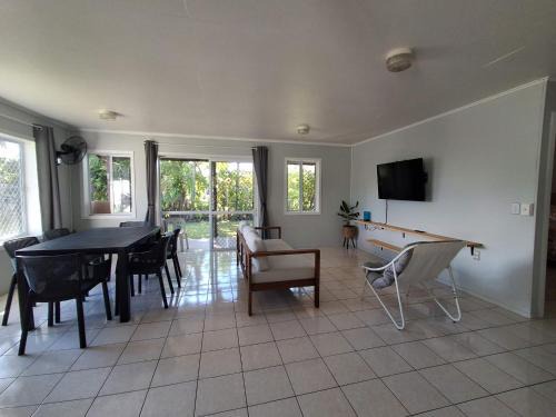 Rarotonga House | Akaroa Hideaway