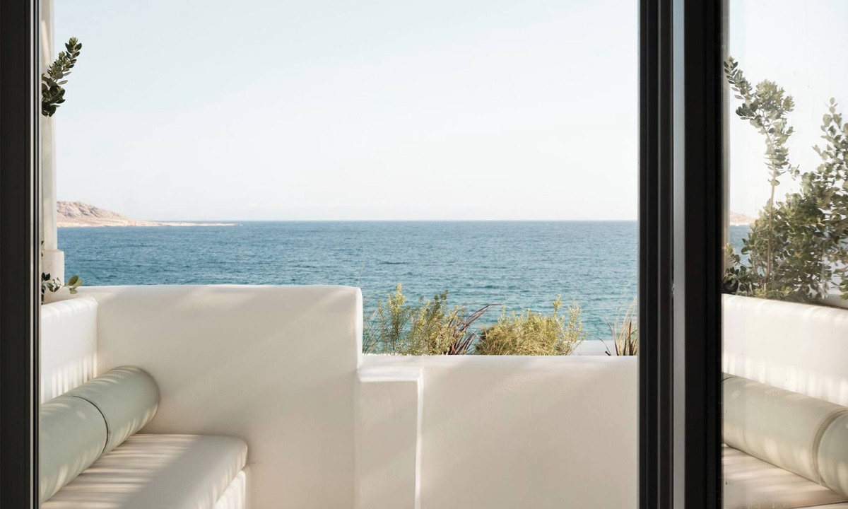Naousa Hotel | Akria Seaside Suites