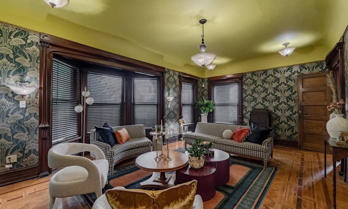 Highland Square House | Akron's Werner House - Historic 4 Bedroom Luxury