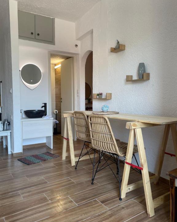 Mavrikiano Apartment | Akti Posidonos (2)