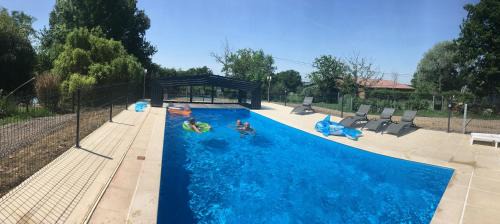 Chatillon-sur-Broue Bed & Breakfast | Alaguyauder le KOTA