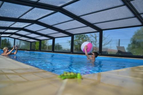 Chatillon-sur-Broue Bed & Breakfast | Alaguyauder le Studio