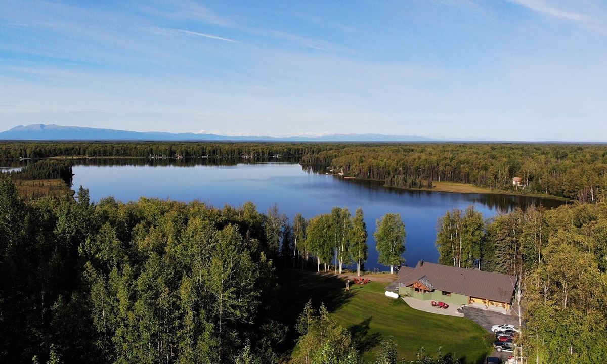 Willow Bed & Breakfast | *Alaska's Heritage B&B * Large Groups * *Adult Only * Lakefront *