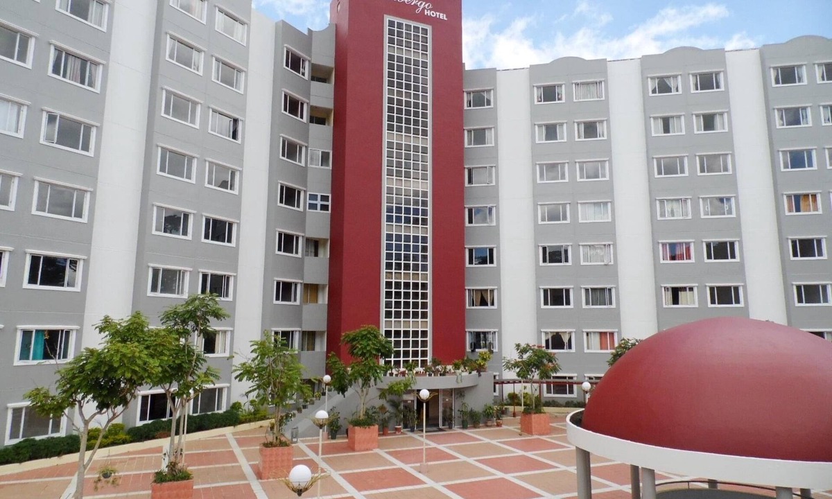 Baguio Condo | Albergo: Pine Trees & Cool Weather by VERA