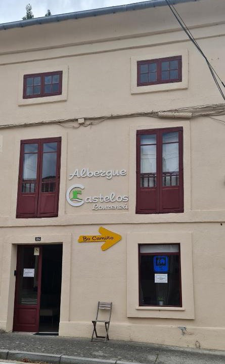 Lourenza Hostel | ALBERGUE CASTELOS
