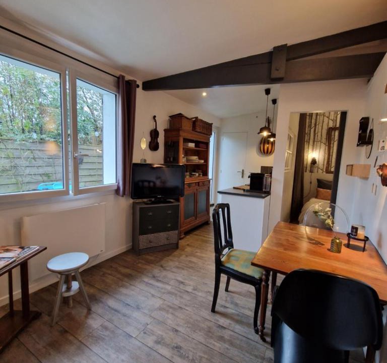 Talence Apartment | Albin le musicien