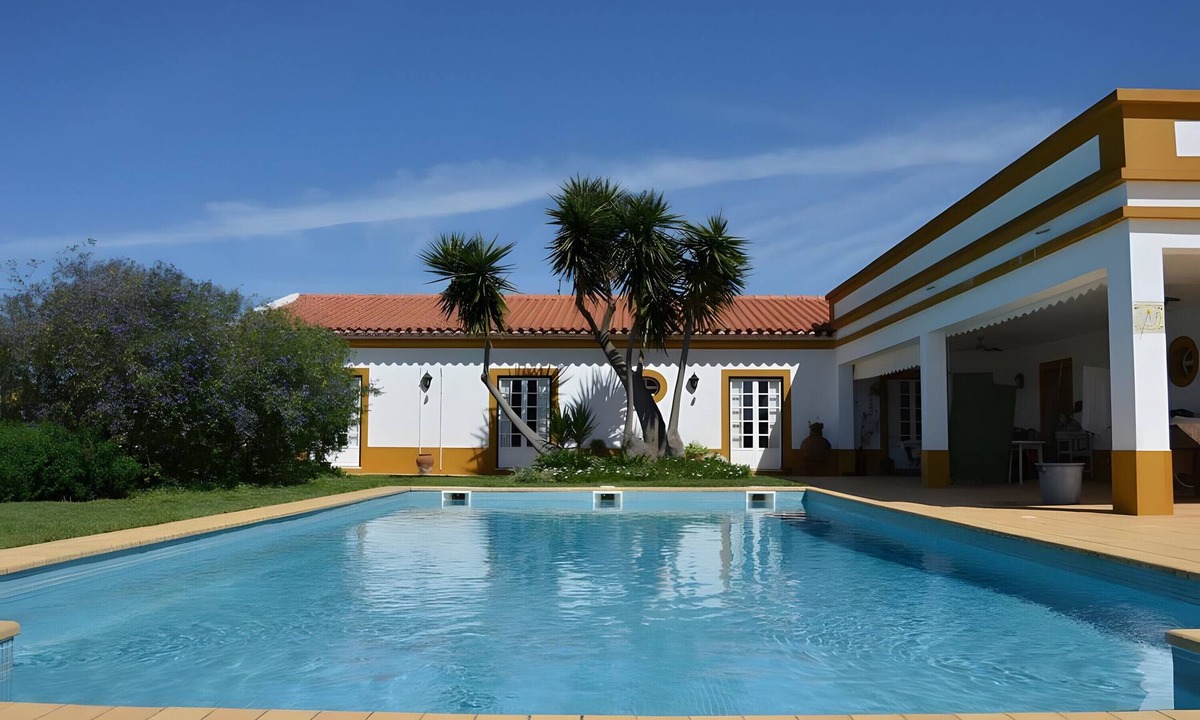 Montemor-o-Novo Villa | Alentejo Tranquility Retreat with Private Pool