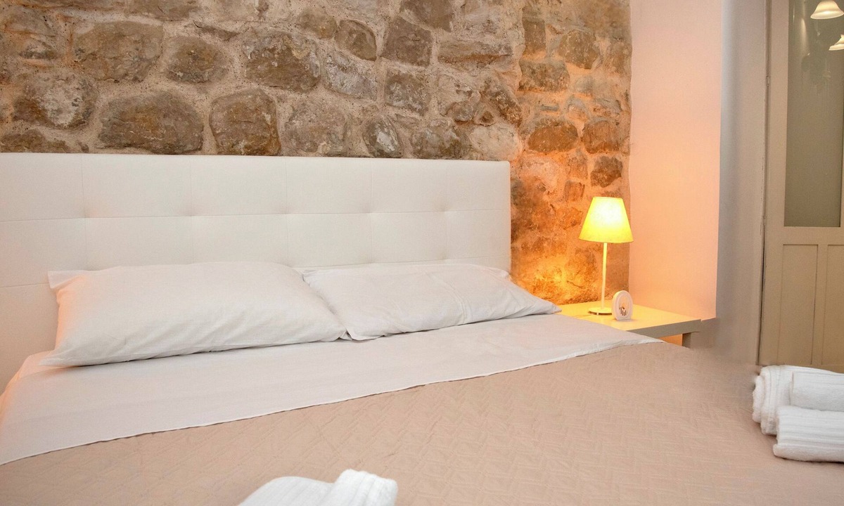 Comiso House | Alessia House
