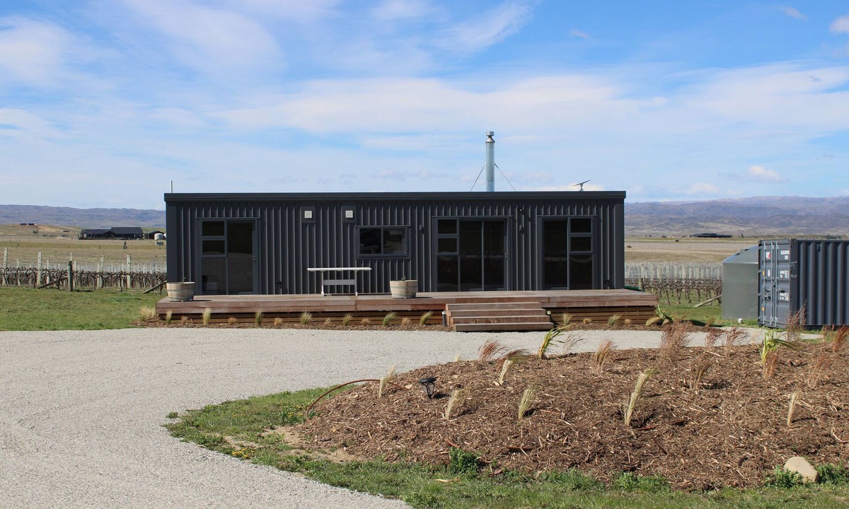 Clyde House | Alex Vineyard - Alexandra Holiday Home