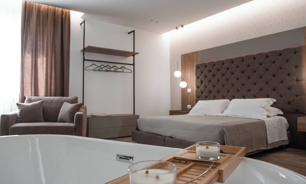 San Ferdinando Hotel | Alexander House Hotel