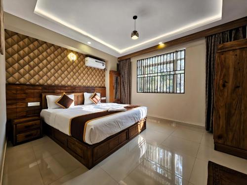 Sulthan Bathery Hotel | Alicos Residency