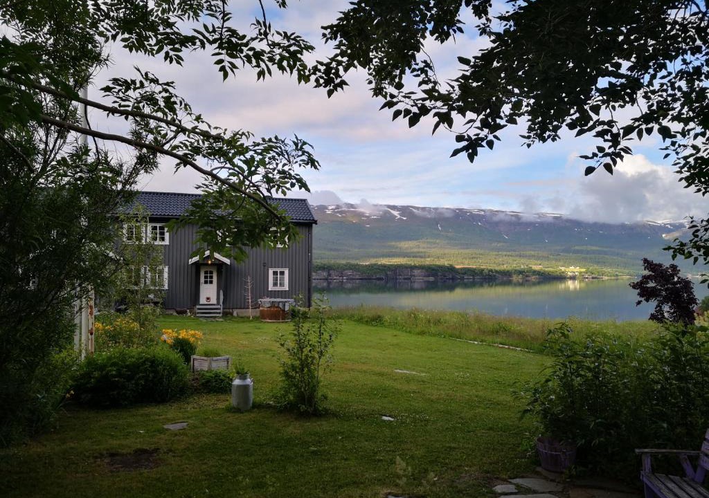 Utskarpen Bed & Breakfast | Aline's Stue B&B Utskarpen, Mo i Rana