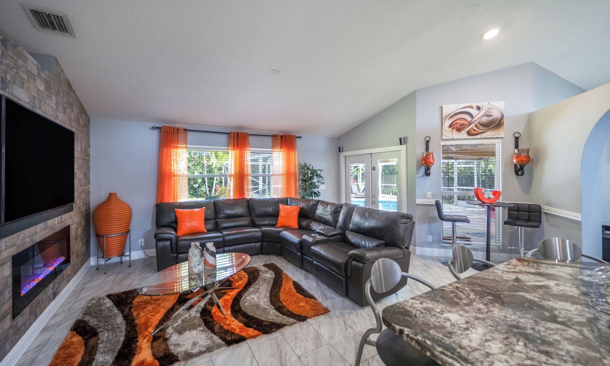 Port Saint Lucie House | All Amenities of home! Centrally located, family friendly & ideal entertaining