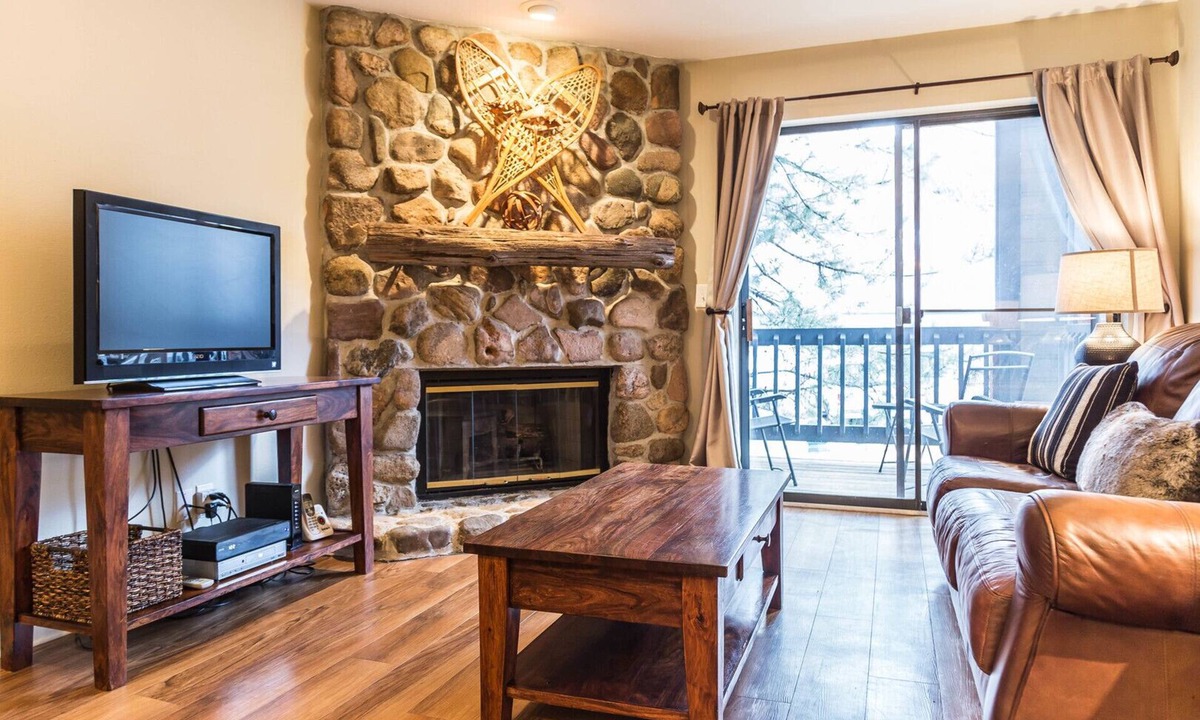 Green Meadows Condo | All-Inclusive luxury condo close to downtown Boulder Colorado