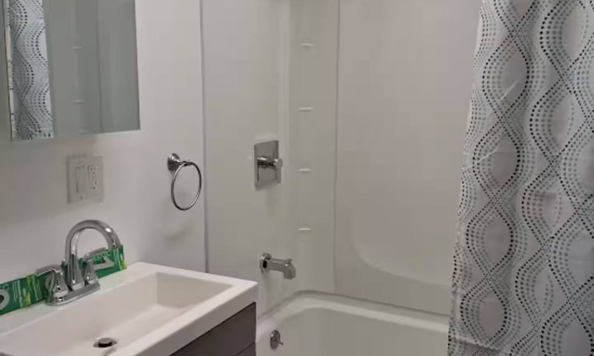 Oak Grove Apartment | All One Level Studio-Oak Grove