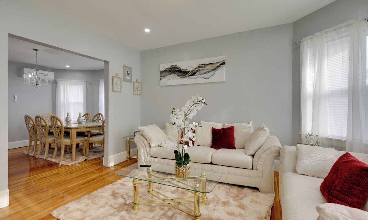 Milton Apartment | All-Season Fun! Charming Apt 3 Mi to Blue Hills