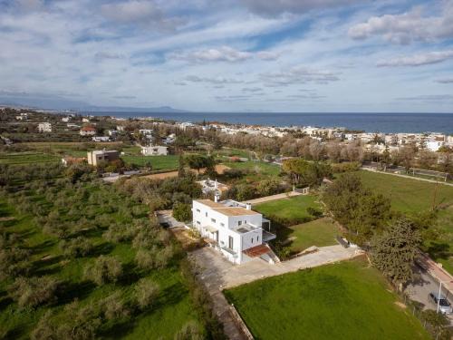 Adelianos Kampos Villa | All White Villa