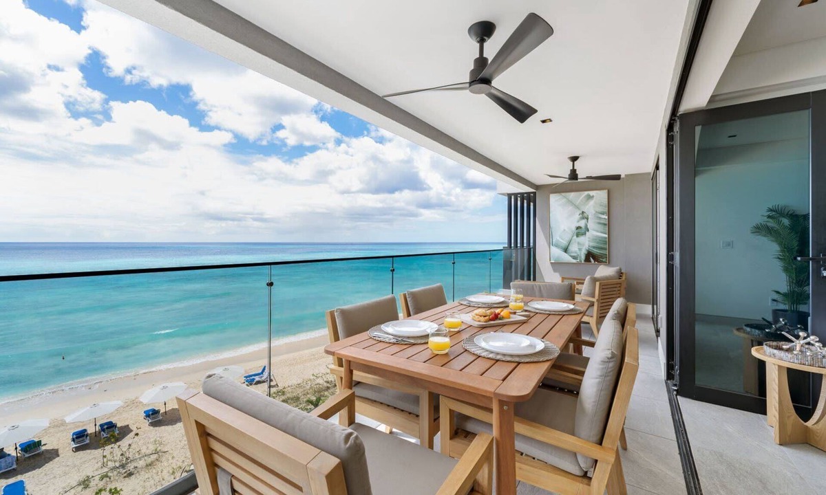Brighton Villa | Allure 403