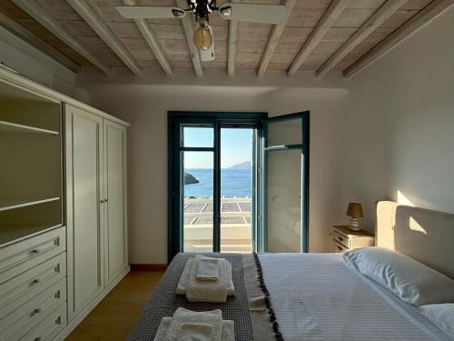 Kithnos House | Almyra Yellow Villa