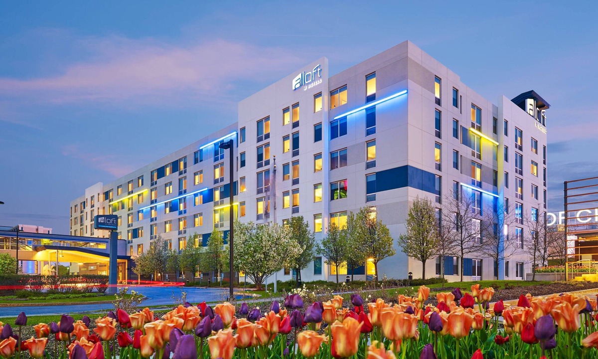 Rosemont Hotel | Aloft by Marriott Chicago O'Hare