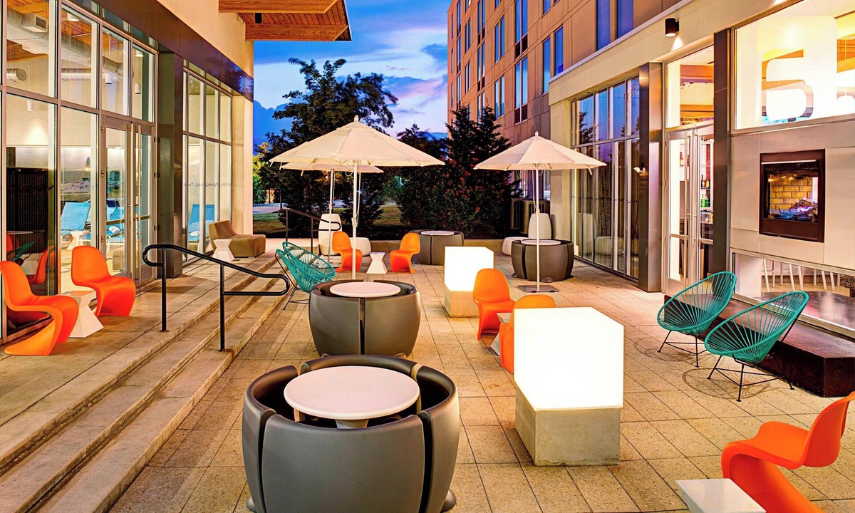 Primos Secane Hotel | Aloft by Marriott Philadelphia Airport