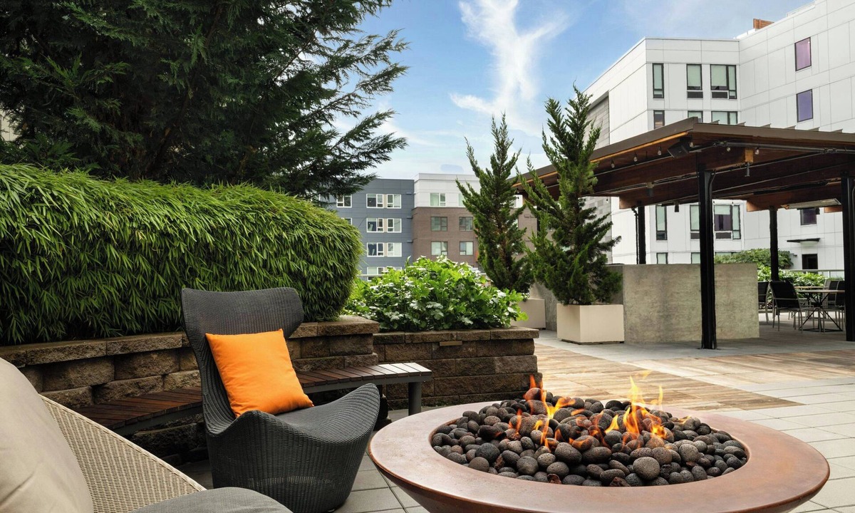 Overlake Hotel | Aloft by Marriott Seattle Redmond