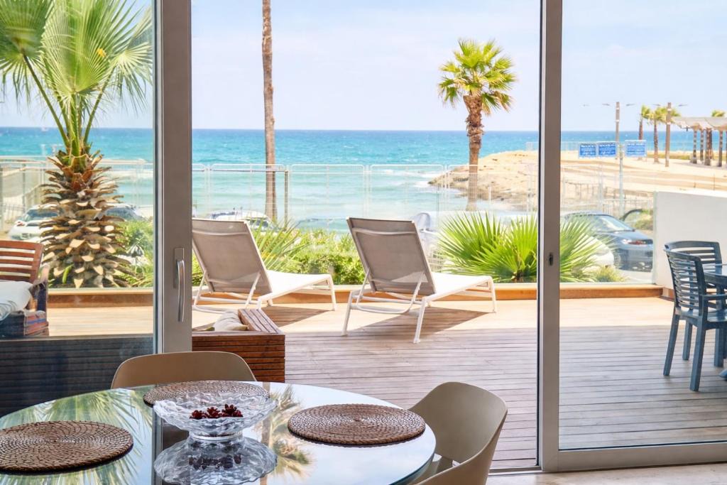 Haifa Apartment | Alonas Apartments Beachfront Apartment