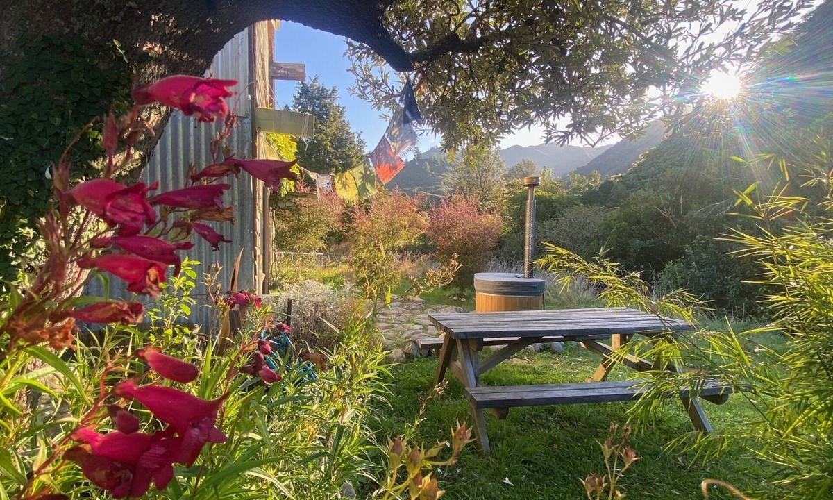 Upper Takaka Cabin | Alpacas Off Grid - Eco Cabin