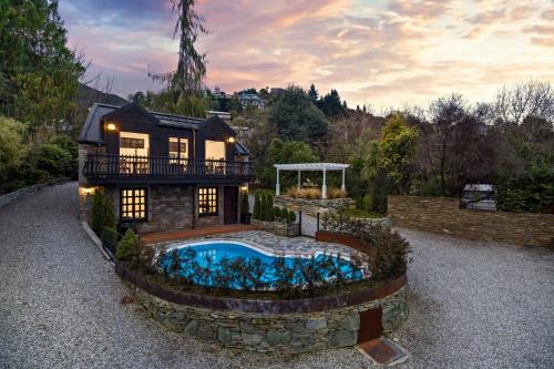 Sunshine Bay House | Alpine Cottage