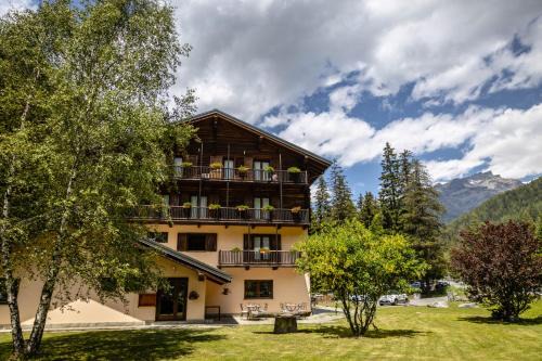Champoluc Hotel | Alpine Forest Hotel & Restaurant