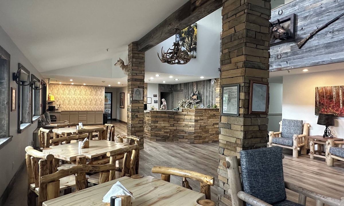 Gunnison Hotel | Alpine Inn & Suites